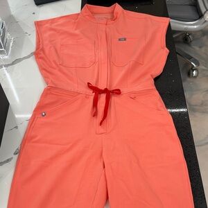 Brand new Figs Rafaela Cargo ScrubJumpsuit Sunset Drift size small